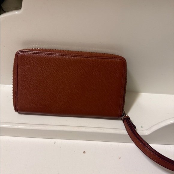 Cole Haan Tan Leather Wallet with Sleek Design - Picture 4 of 14